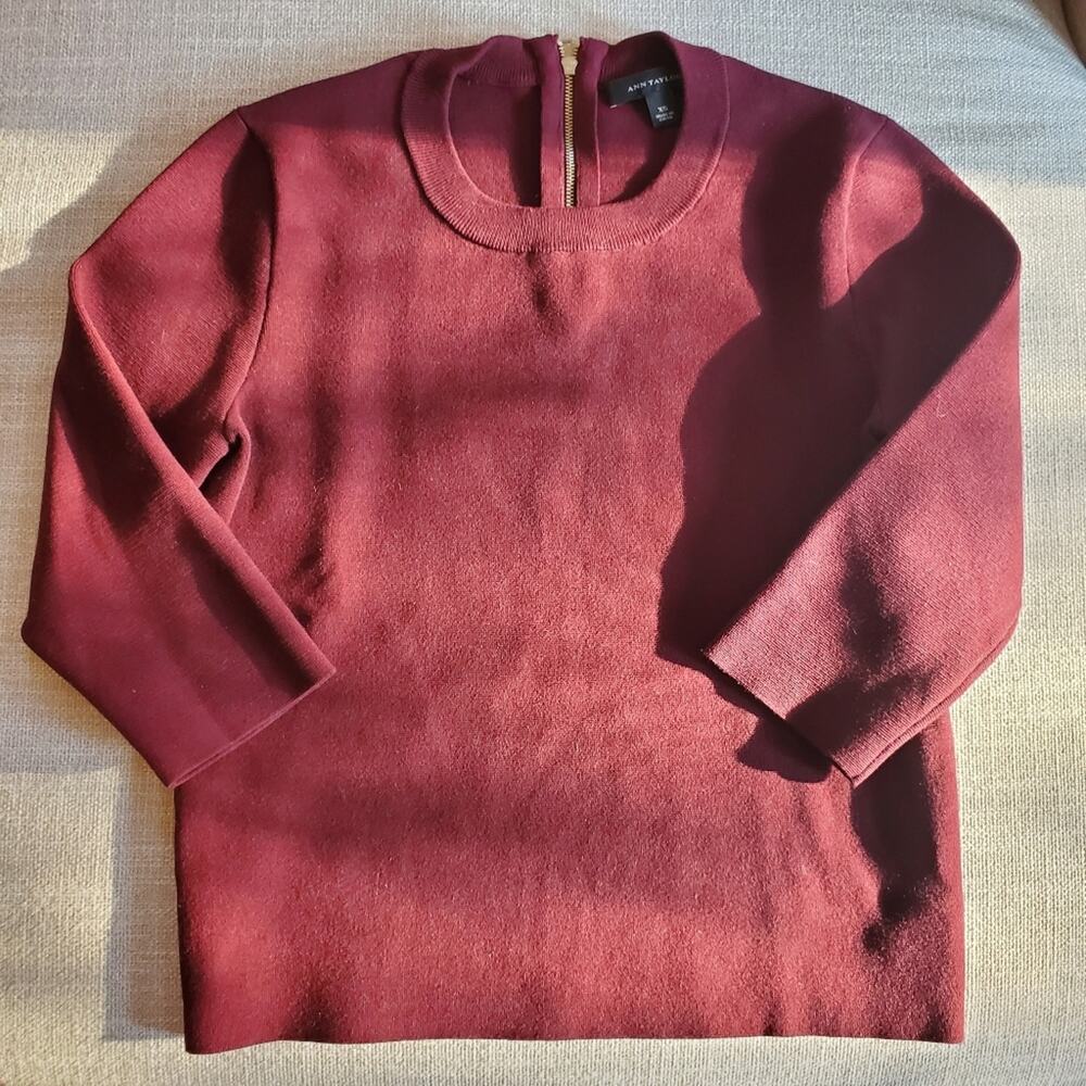 Ann Taylor burgundy sweater size XS